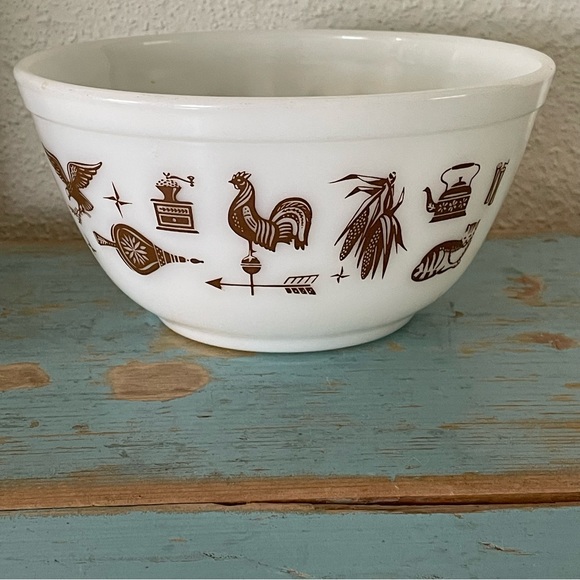 Pyrex 402 Early American Bowl - Picture 6 of 7